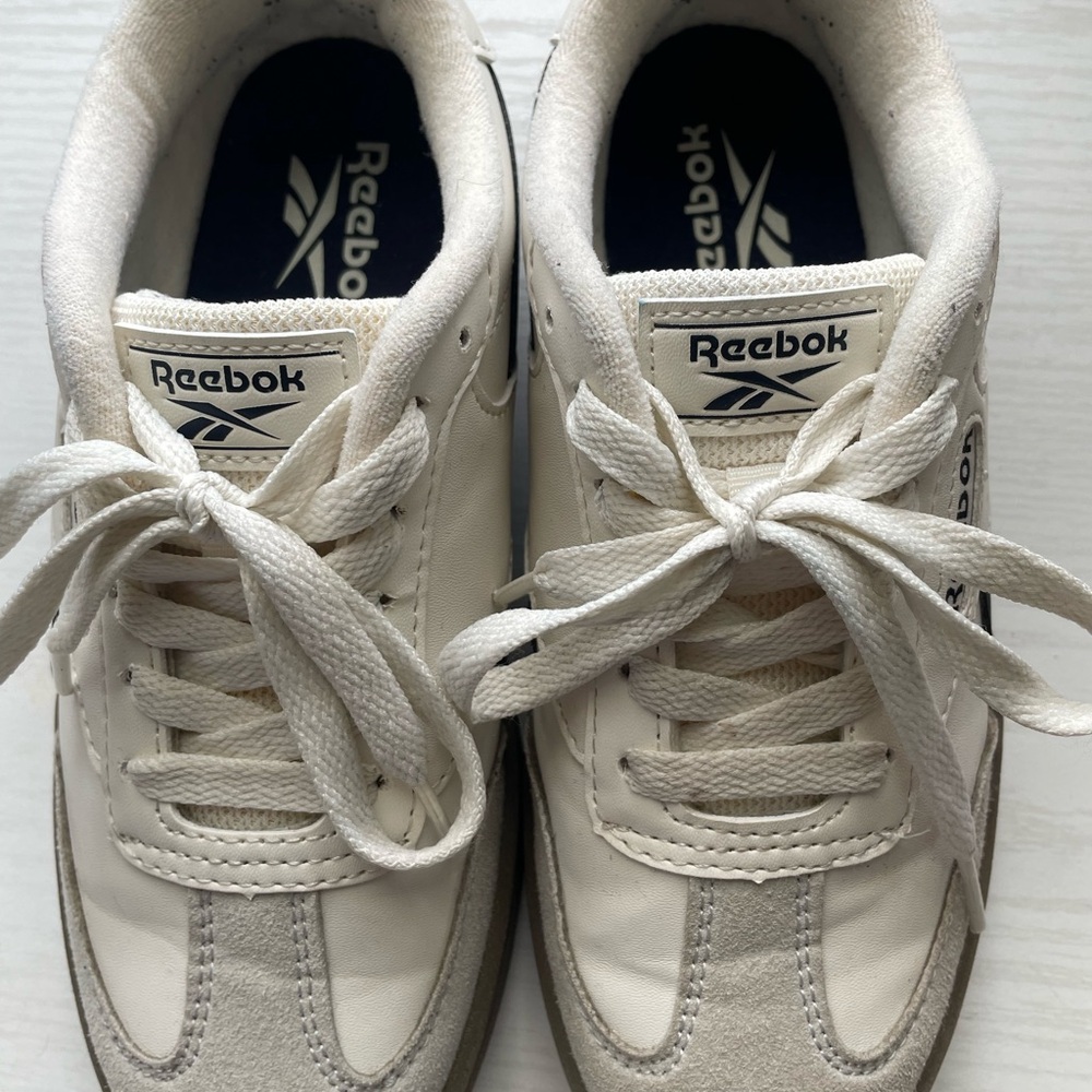 Boys Reebok Cream & Navy  Lace-Up Sneakers